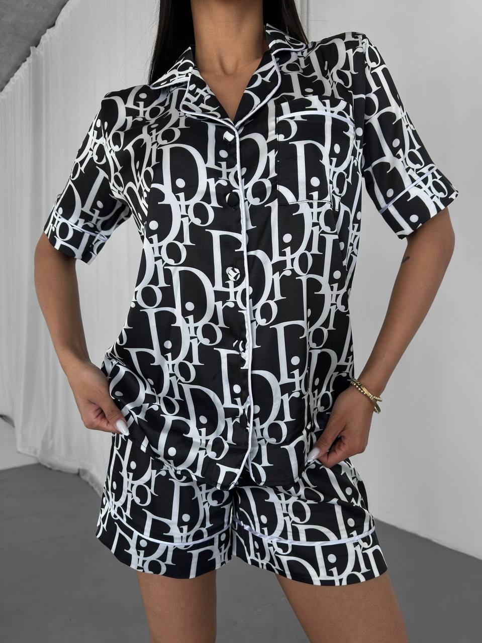 Сатиновая Женская Пижама Черно-белого Цвета (Рубашка с коротким рукавом+Шорты) 001199-m 001199 фото